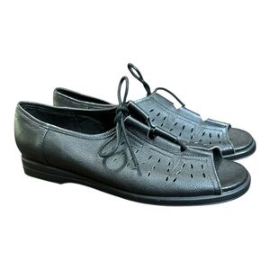 Annie’s comfort Sandel